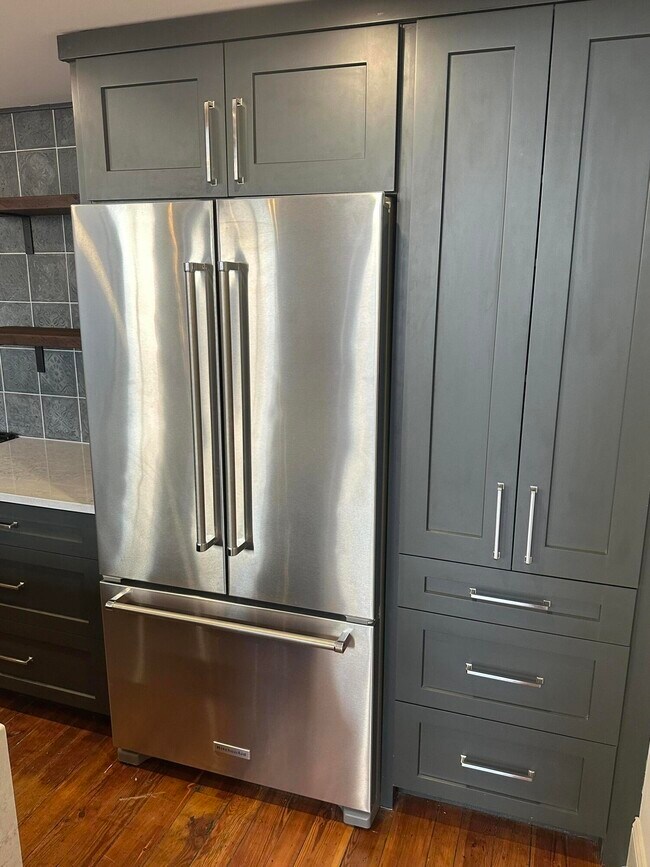 Building Photo - 307 W Main St