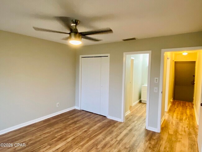 Building Photo - 4305 Bay Point Rd