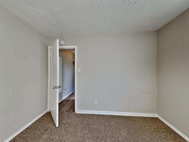 Building Photo - 9507 Water Park Ct