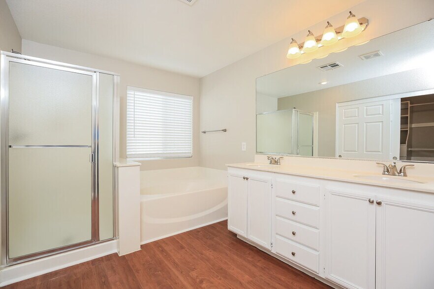 Building Photo - 3398 Jasmine Vine Ct