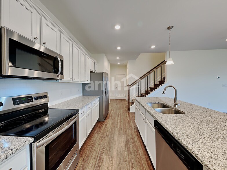 Building Photo - 4820 Chutney Dr