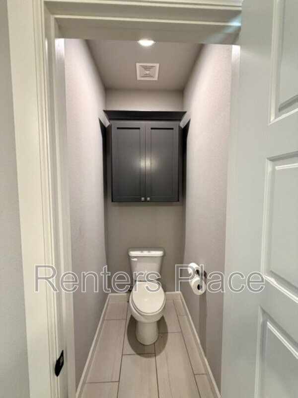 Building Photo - 803 E Delmar Pl