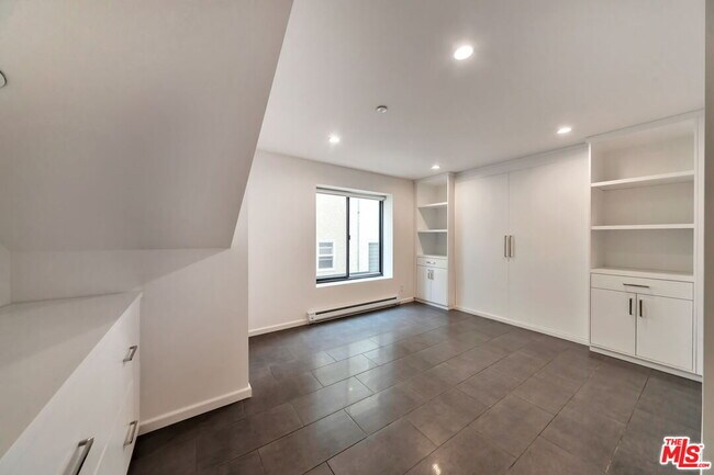 Building Photo - 1824 Redondo Blvd