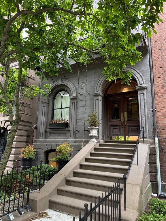 Building Photo - 124 Beacon St