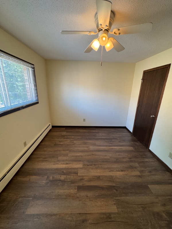 Building Photo - 995 St Albans St N