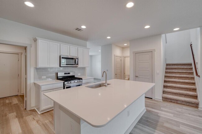 Building Photo - 7501 Smallwood Dr