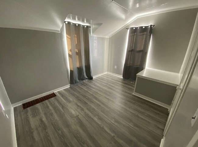Building Photo - Beautifully Updated 4-Bedroom Home in the ...