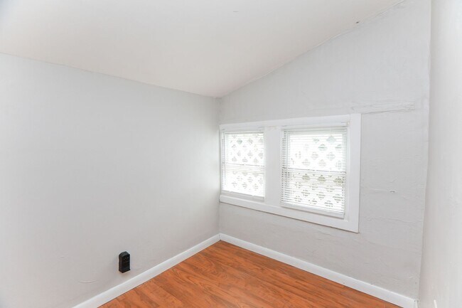 Building Photo - 430 South St