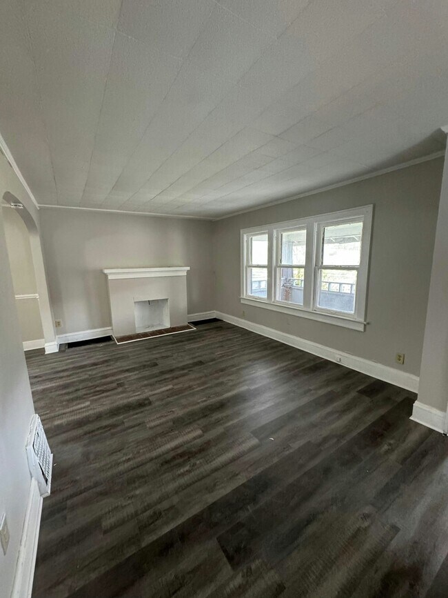 Building Photo - 623 Storer Ave