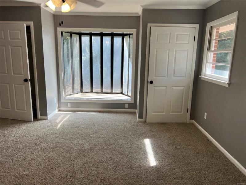 Building Photo - 3653 Cloverdale Rd