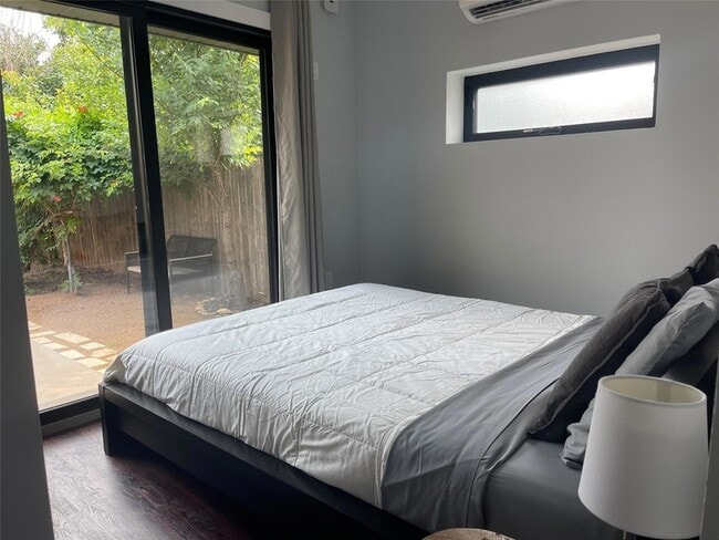 Building Photo - 1023 Nile St