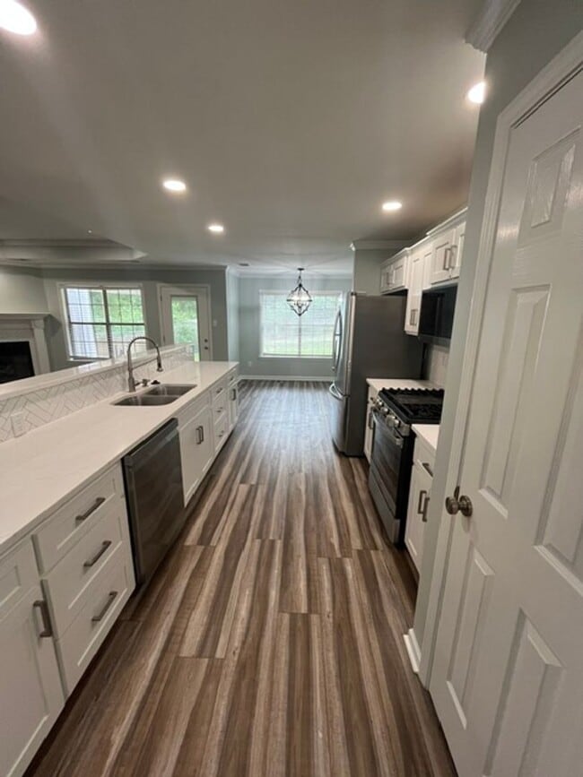 Building Photo - Beautiful 4 Bedroom 2 and a Half Bathroom in the Heart of Sherwood, AR