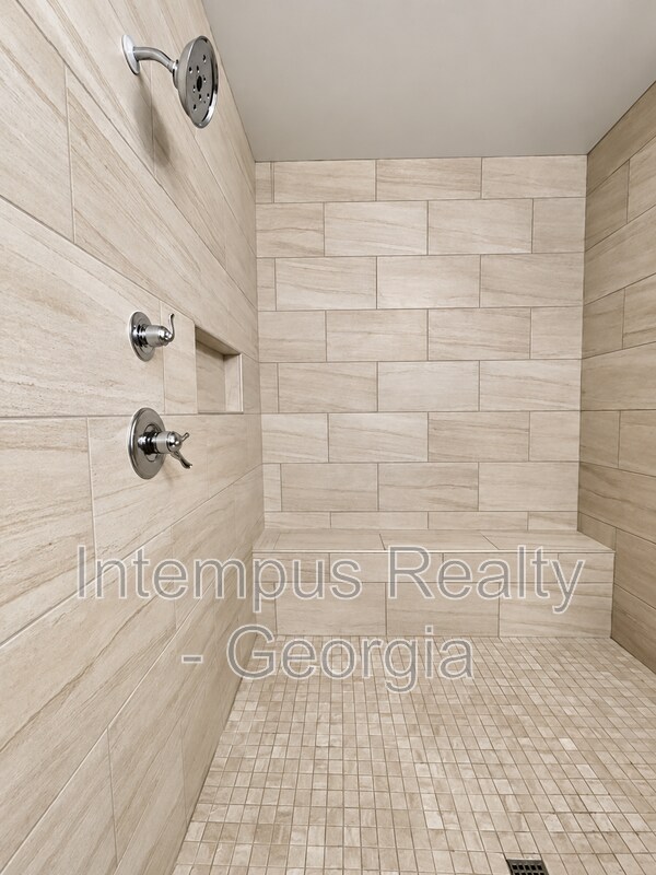 Building Photo - 1260 Stone Castle Cir