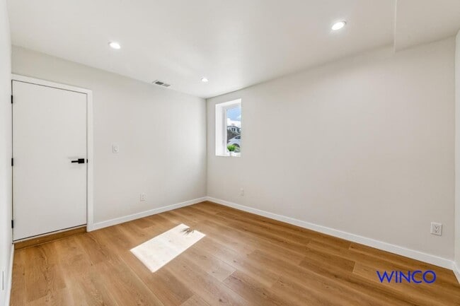 Building Photo - 372 Avalon Dr