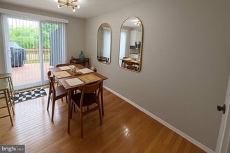 Building Photo - 12442 Quail Woods Dr