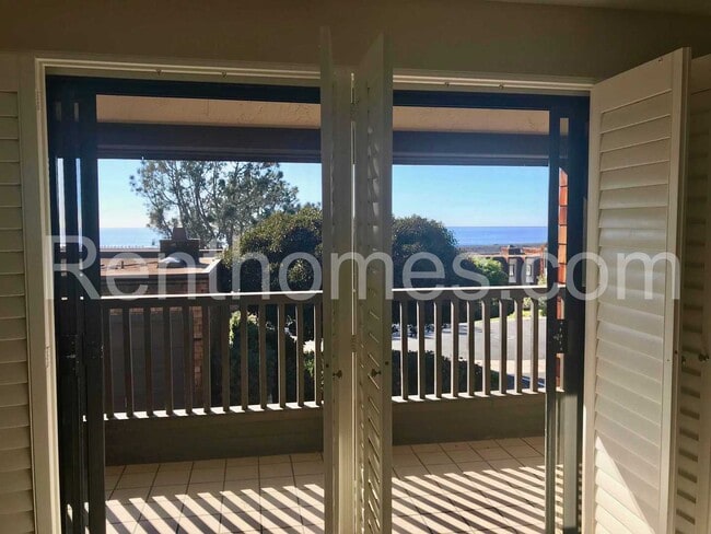 Building Photo - 13075 Caminito del Rocio