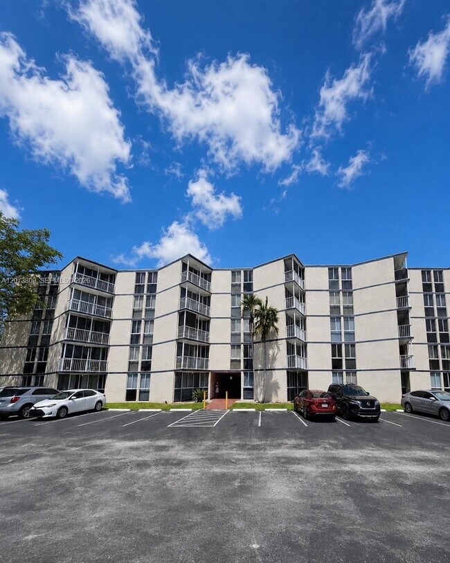 Building Photo - 7075 NW 186th St