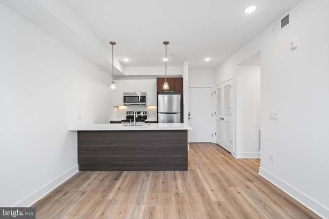 Building Photo - 4324 Lancaster Ave