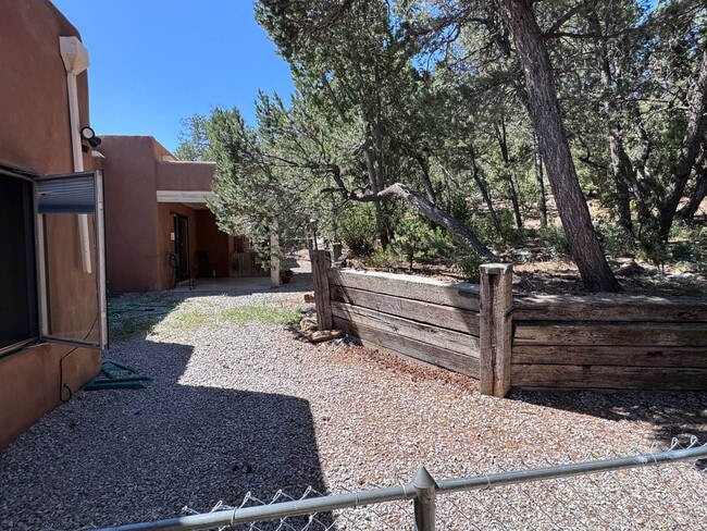 Building Photo - 3 Bedroom, 2.5 Bathroom Home in Tijeras, NM