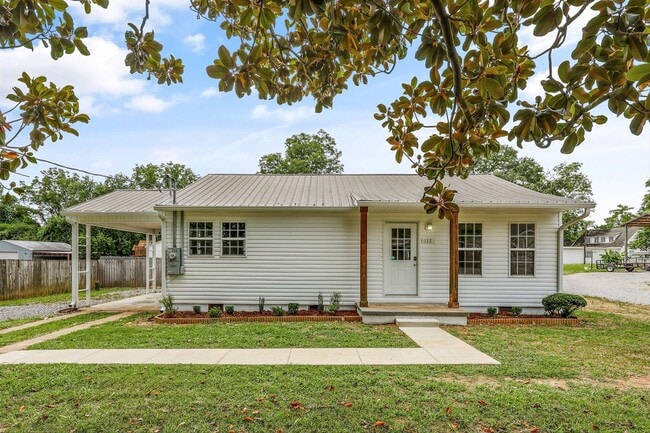 Primary Photo - New Hope - fully remodeled gem