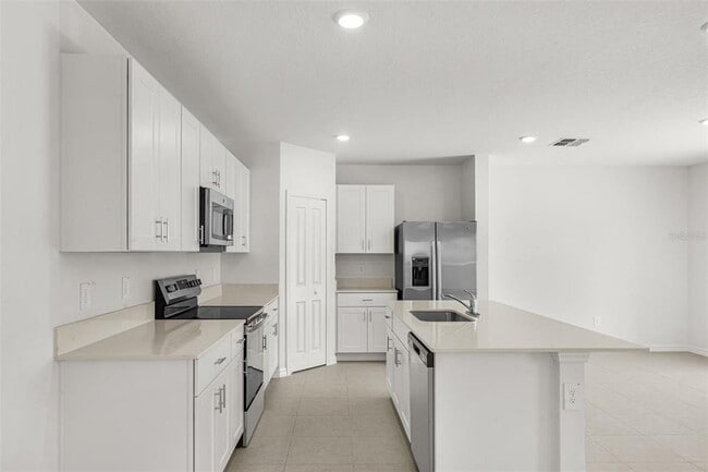 Building Photo - 5767 Purple Finch Ave