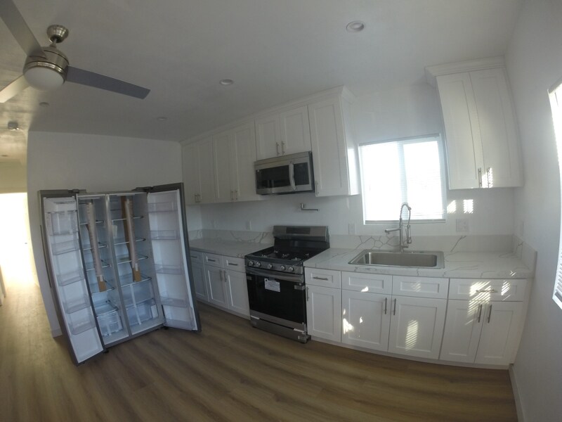 Building Photo - 6002 Hazelbrook Ave