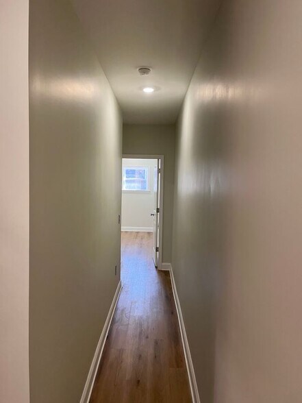 Building Photo - 6034 Walton Ave
