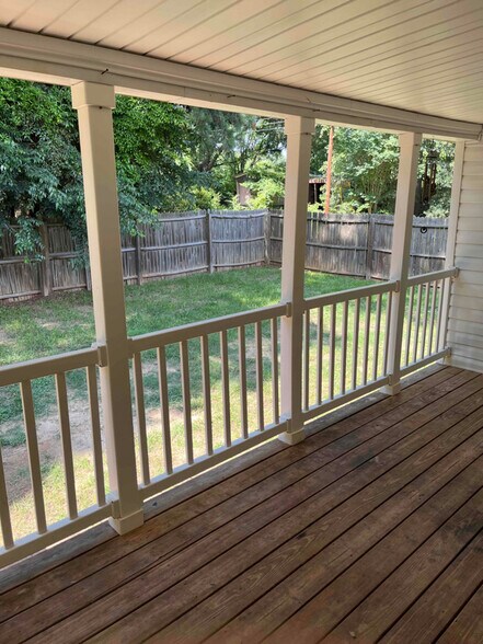 Building Photo - 177 Neches Dr