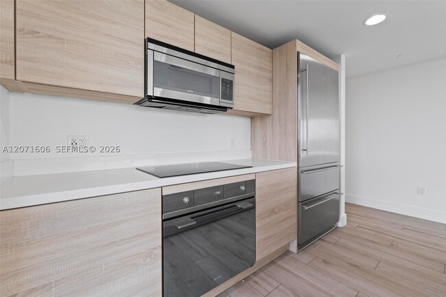 Building Photo - 16385 Biscayne Blvd