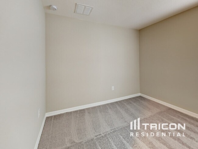 Building Photo - 1748 Broad Winged Hawk Dr