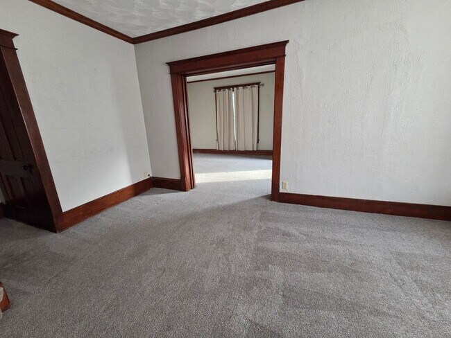 Building Photo - 202 East Walnut, Ashland