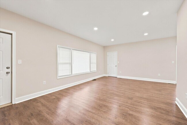 Building Photo - 1605 Brintons Bridge Rd