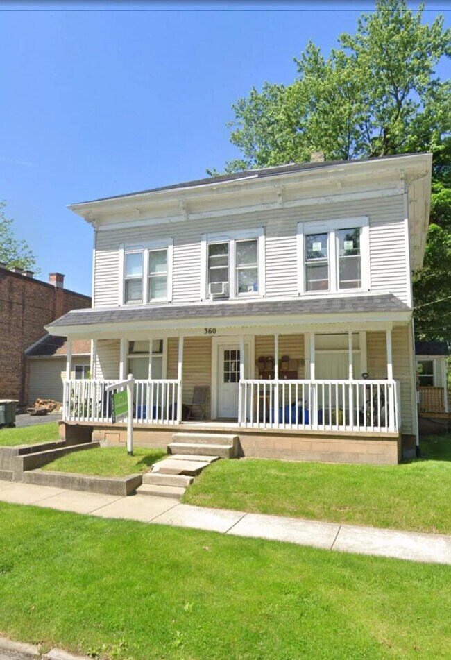 Building Photo - 360 College Ave