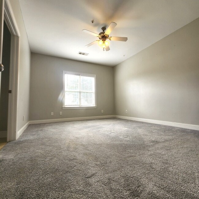 Building Photo - 364 Easterlin Way