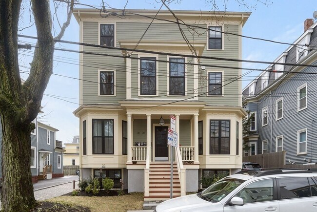 Building Photo - 20 Tufts St