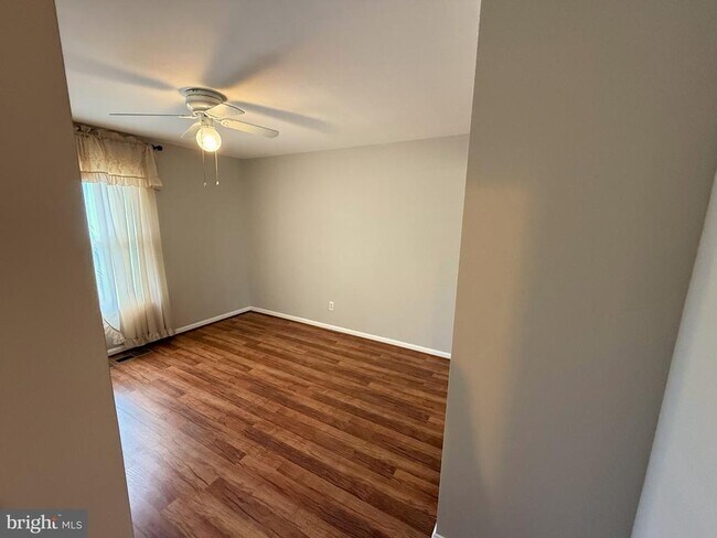 Building Photo - 5 Coliston Rd