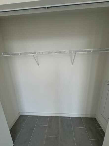 Walking Closet - 126 NE 21st St