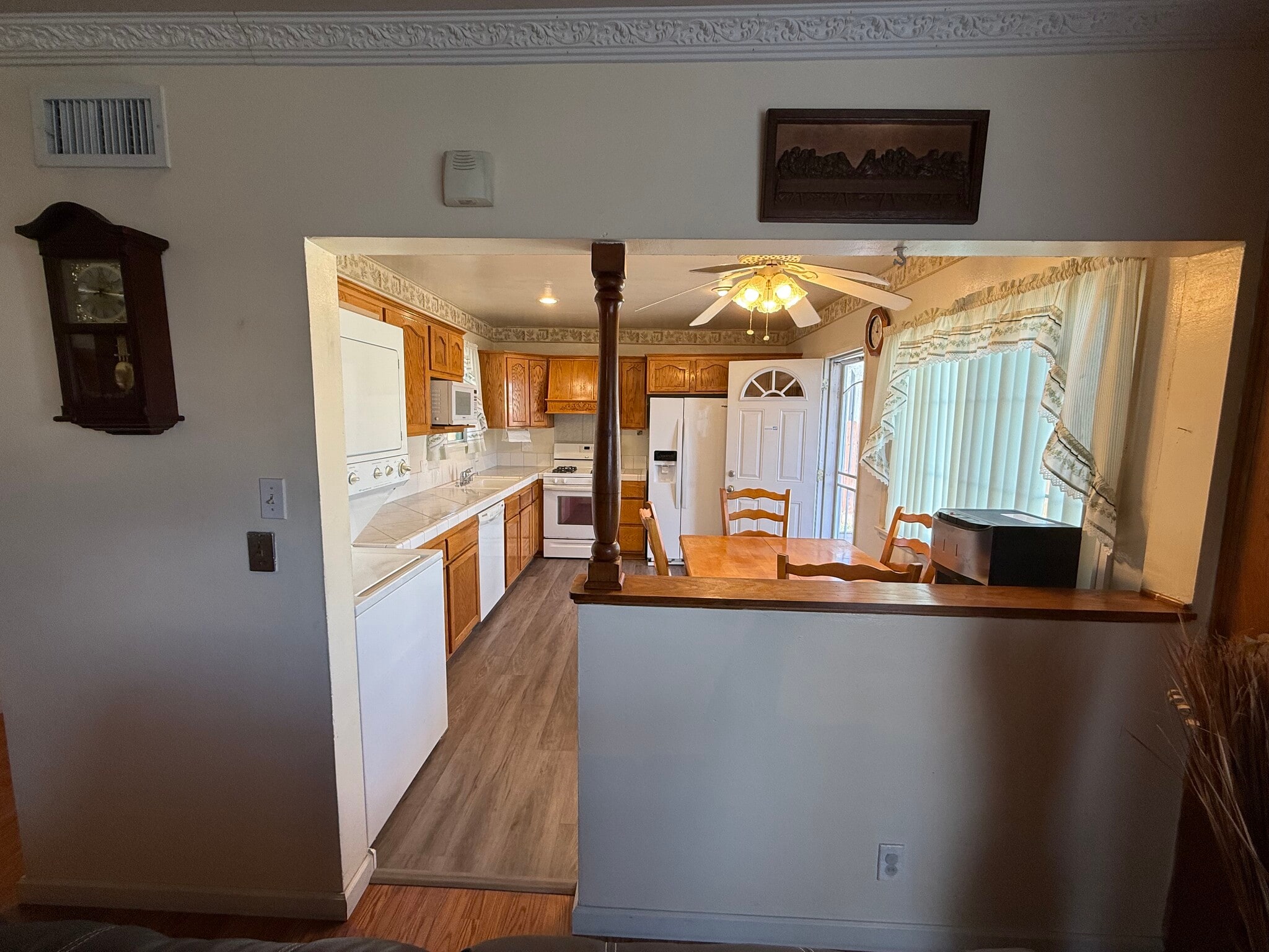 Building Photo - 8917 Reydon St