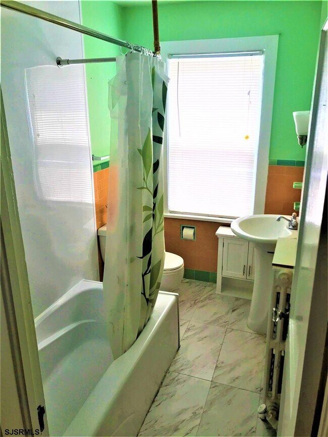 Building Photo - 119 N Jasper Ave