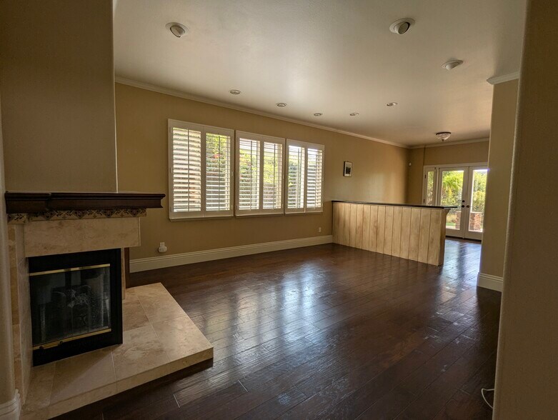 Building Photo - 2300 Rutland Pl