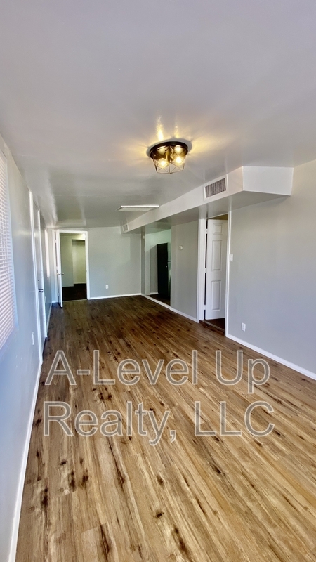 Building Photo - 3909 S 14th Ave