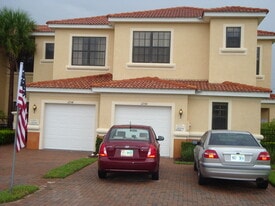 Building Photo - 1250 Clove Dr