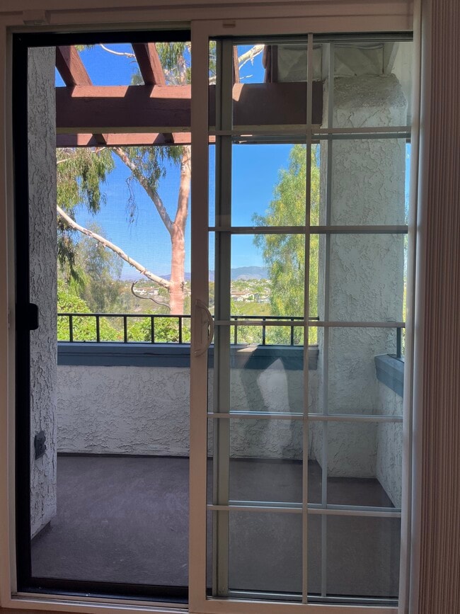 Building Photo - 1550 Apache Dr