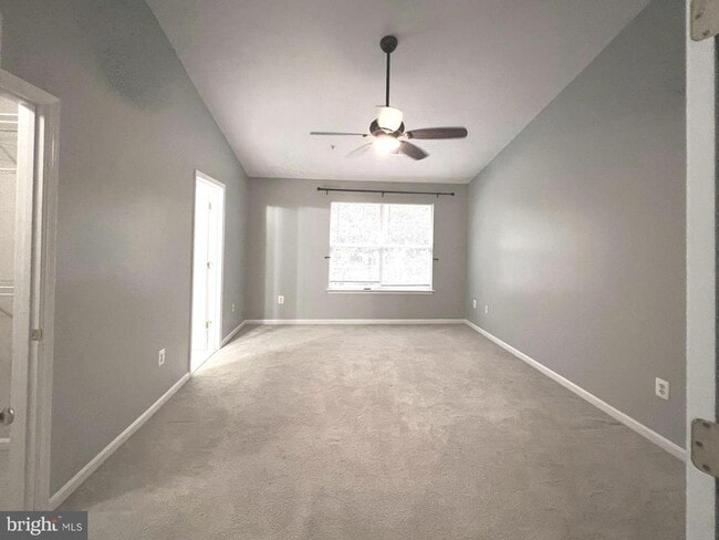 Building Photo - 2610 Streamview Dr