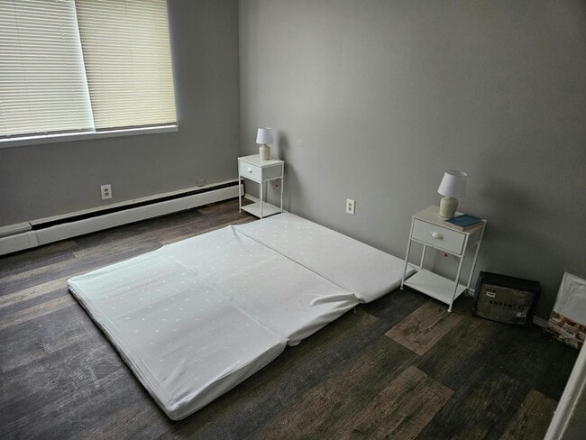 Building Photo - 13430 Euclid Ave