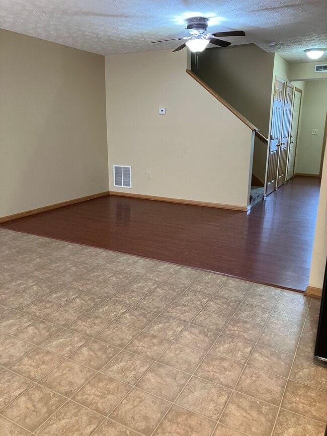 Building Photo - 1046 Laurel Tree Ct