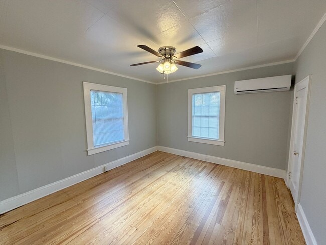 Building Photo - 820 Wood St