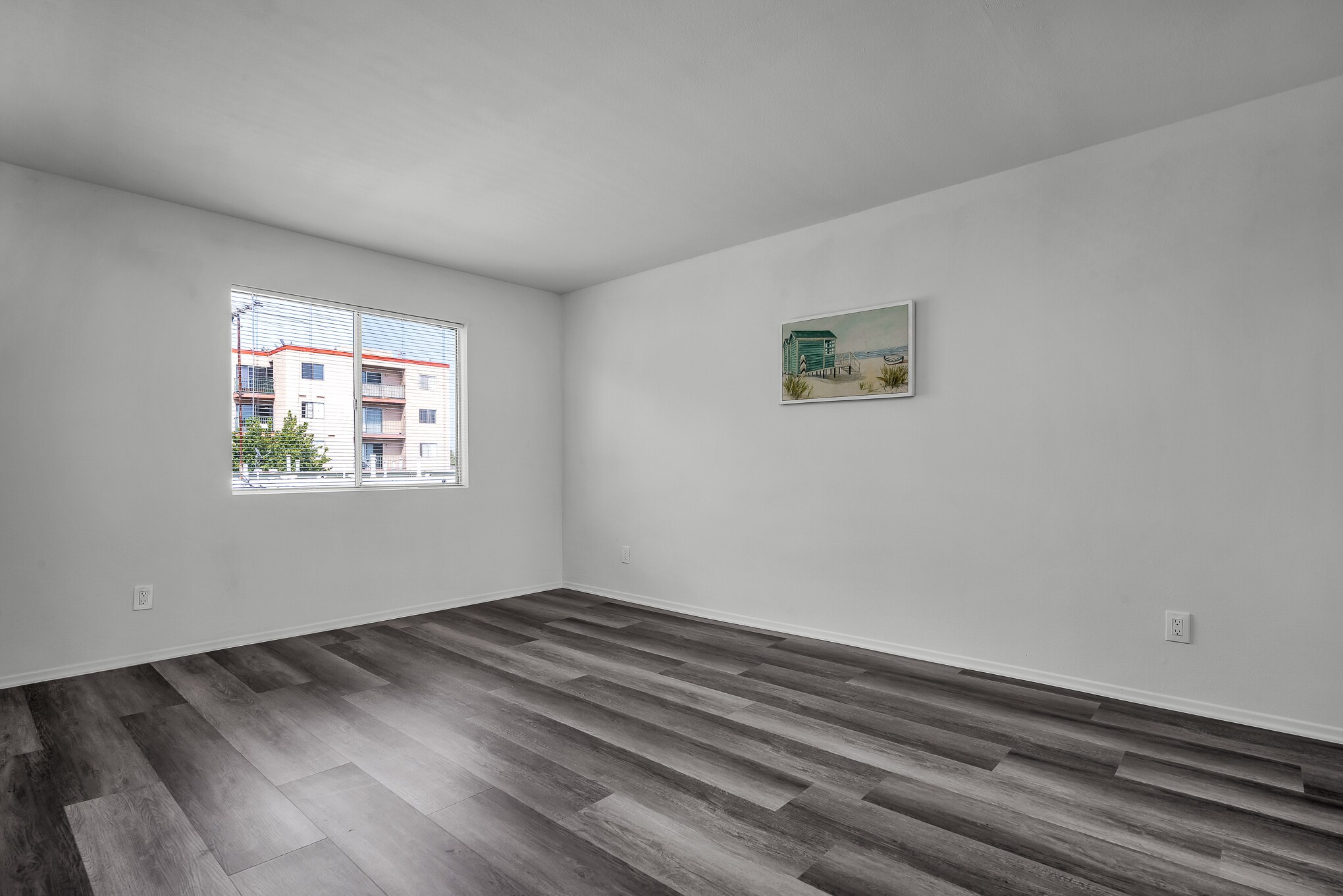 Building Photo - 2400 Walnut Ave