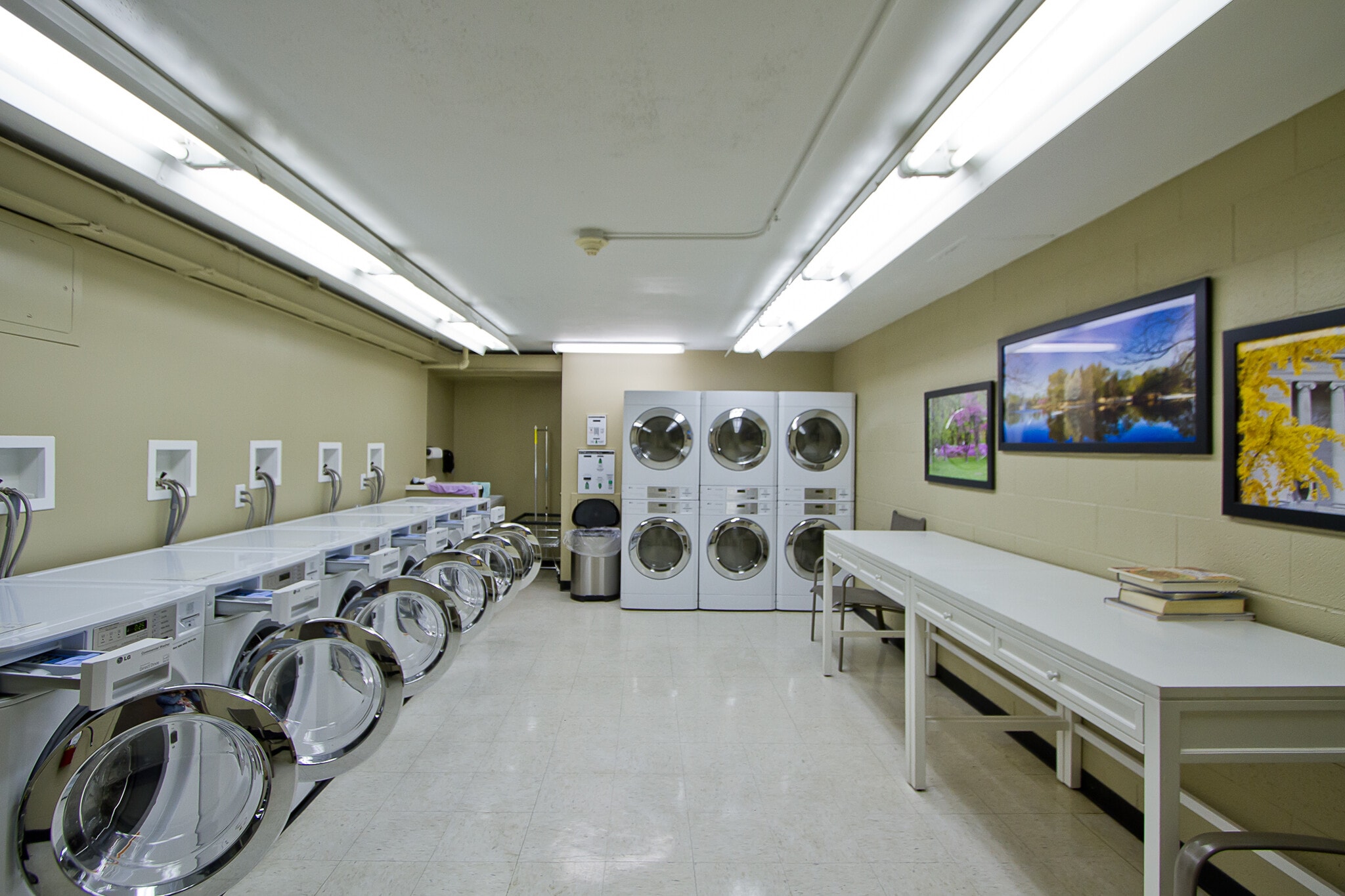 Building Photo - 4545 Wornall Rd