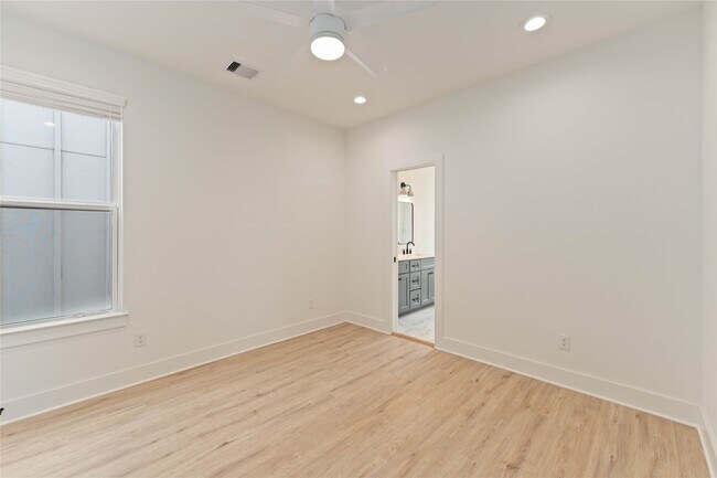 Building Photo - 4109 Hare St